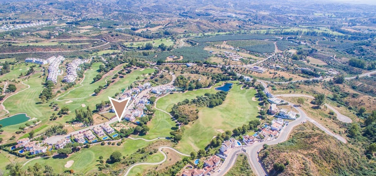 3 bedroom Villa for sale in La Cala de Mijas with pool - € 995,000 (Ref: 9311908)