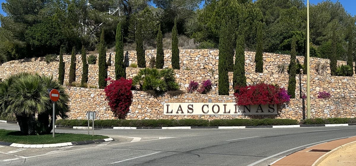 3 bedroom Villa for sale in Dehesa de Campoamor with pool - € 1,395,000 (Ref: 9444948)