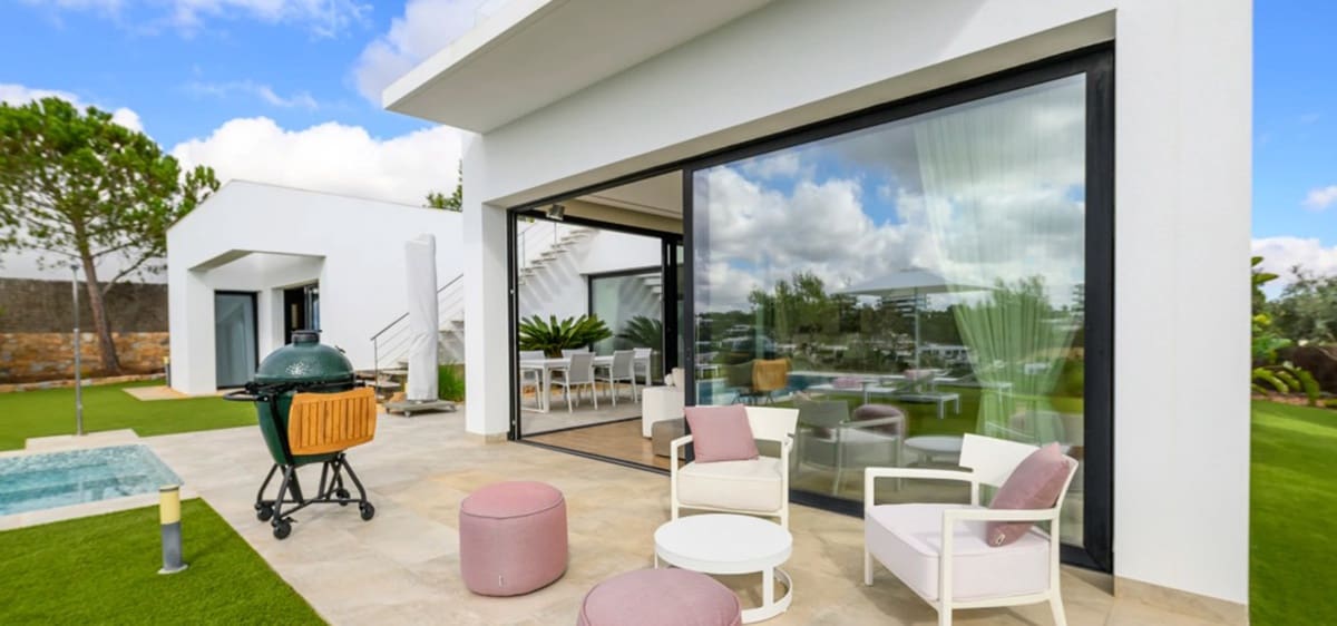 3 bedroom Villa for sale in Dehesa de Campoamor with pool - € 1,895,000 (Ref: 9691513)