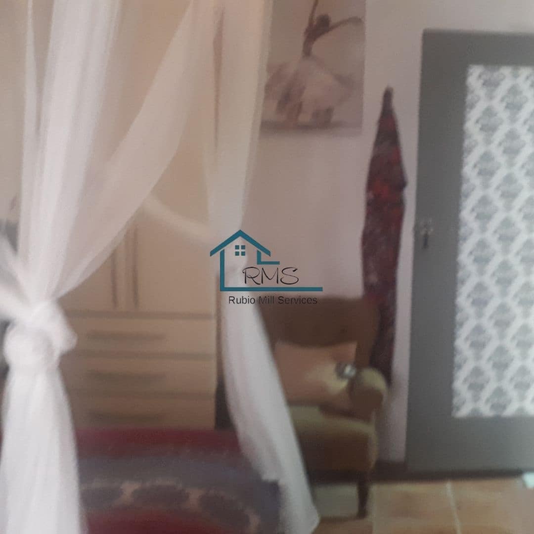 6 soveværelse Byhus til salg i Caniles - € 159.500 (Ref: 8602650)