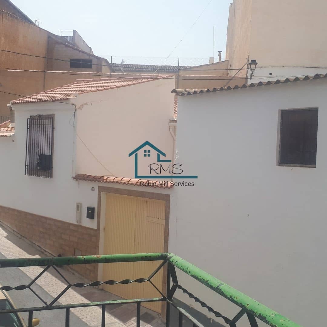 6 soveværelse Byhus til salg i Caniles - € 159.500 (Ref: 8602650)