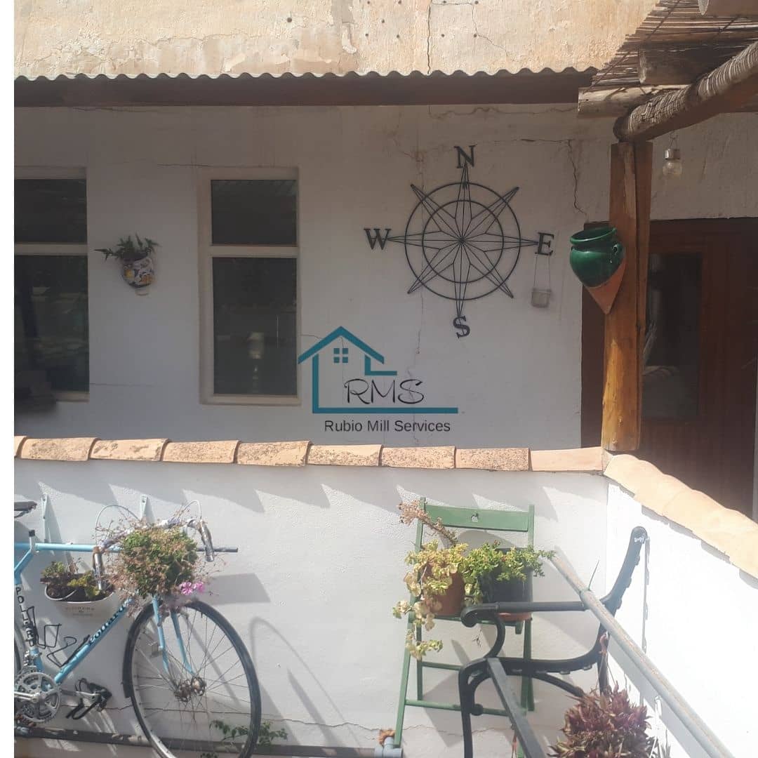 6 soveværelse Byhus til salg i Caniles - € 159.500 (Ref: 8602650)