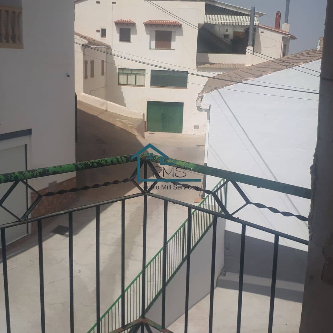 6 soveværelse Byhus til salg i Caniles - € 159.500 (Ref: 8602650)