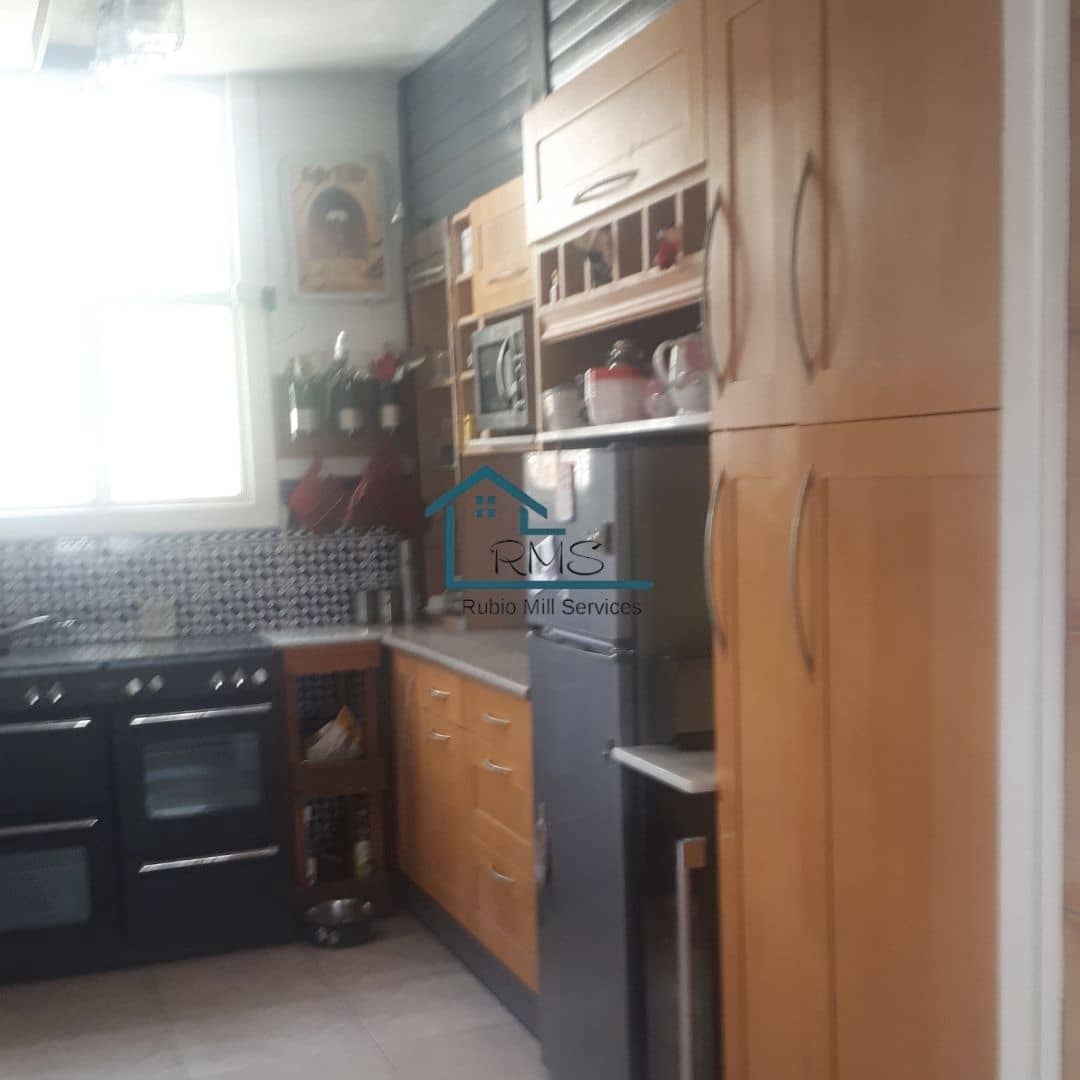 6 soveværelse Byhus til salg i Caniles - € 159.500 (Ref: 8602650)