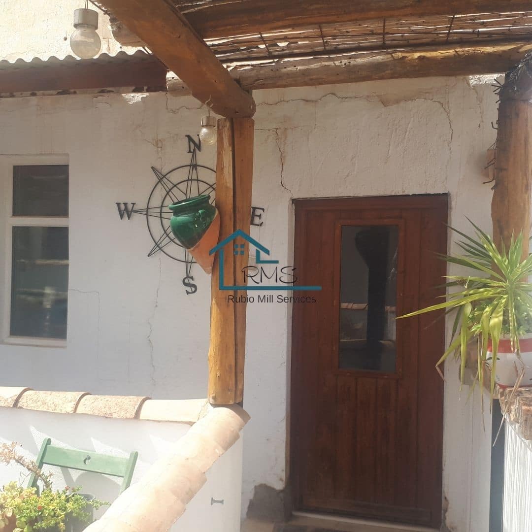 6 soveværelse Byhus til salg i Caniles - € 159.500 (Ref: 8602650)