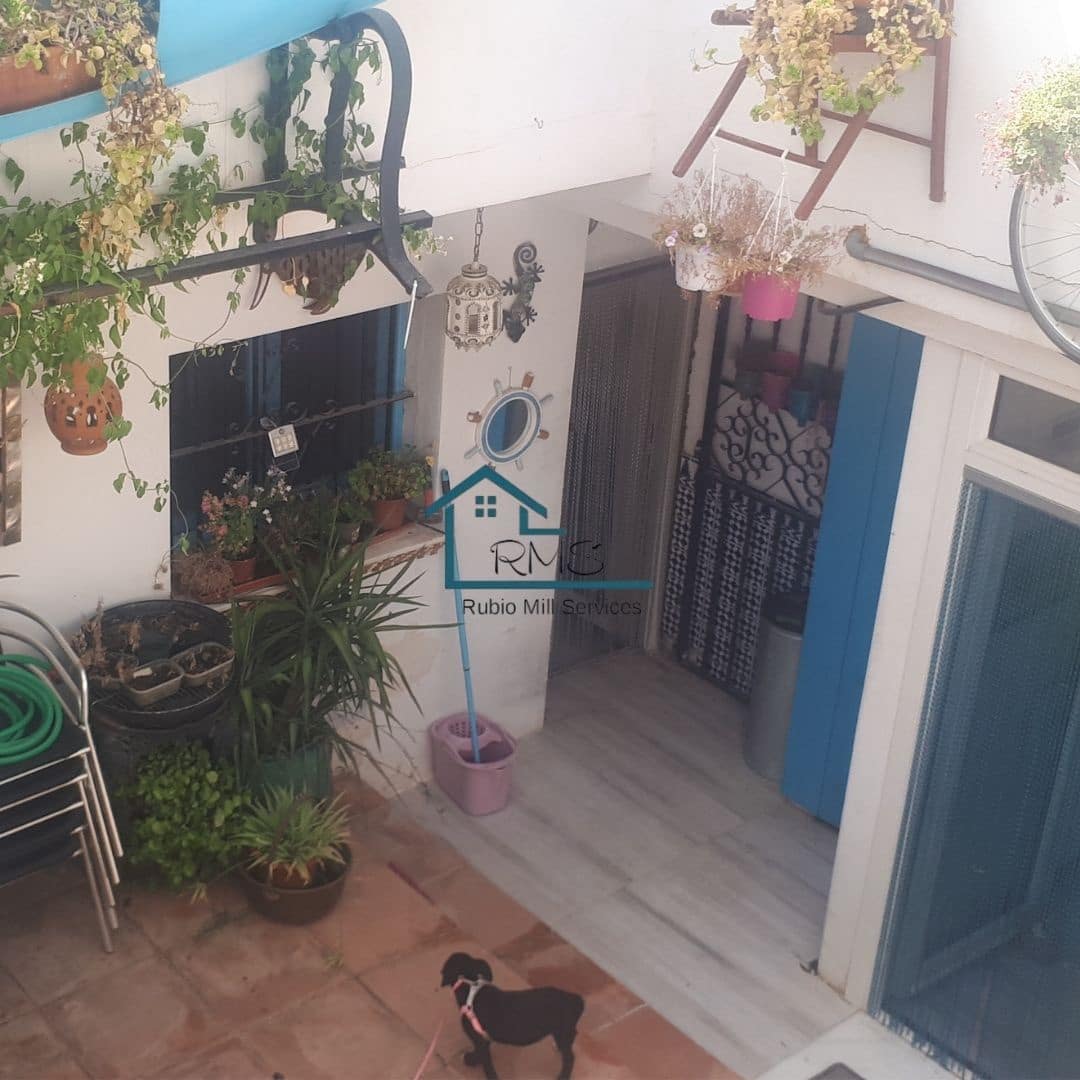 6 soveværelse Byhus til salg i Caniles - € 159.500 (Ref: 8602650)