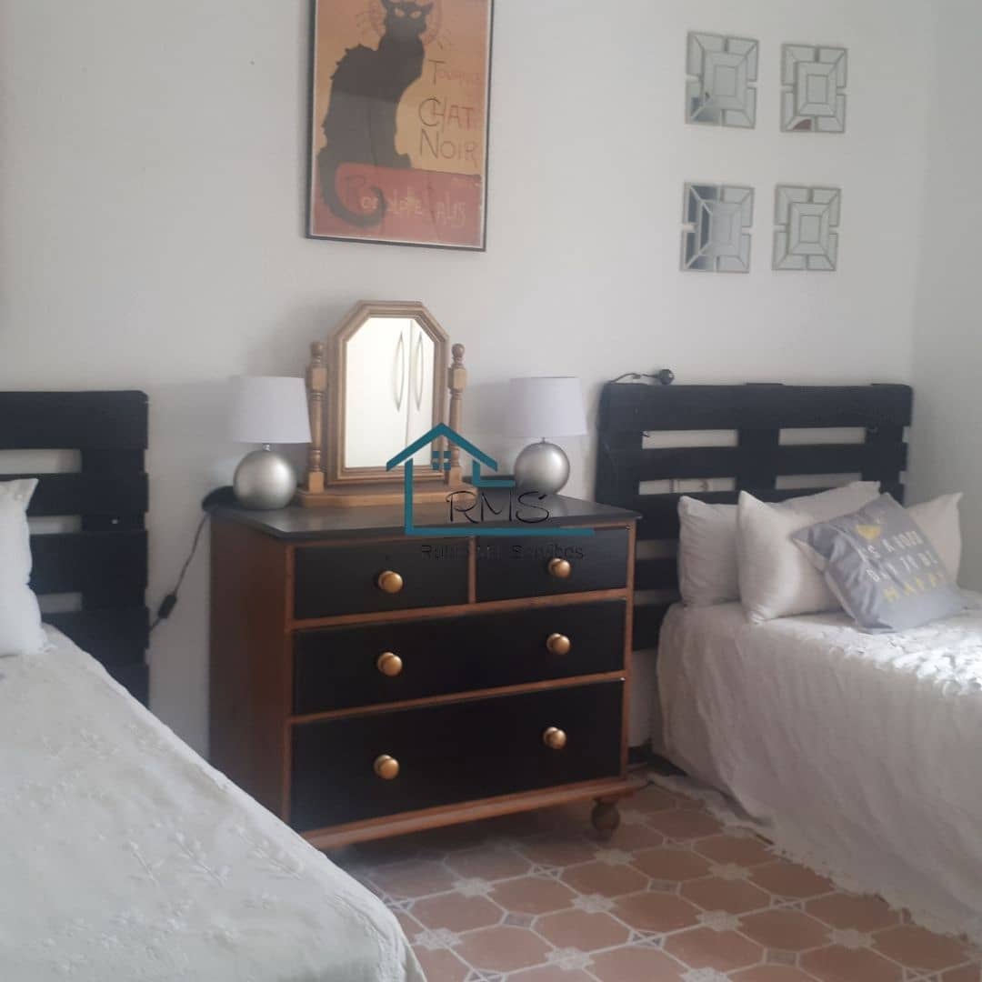 6 soveværelse Byhus til salg i Caniles - € 159.500 (Ref: 8602650)