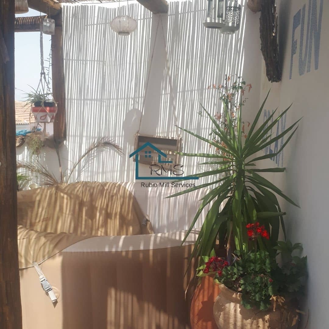 6 soveværelse Byhus til salg i Caniles - € 159.500 (Ref: 8602650)