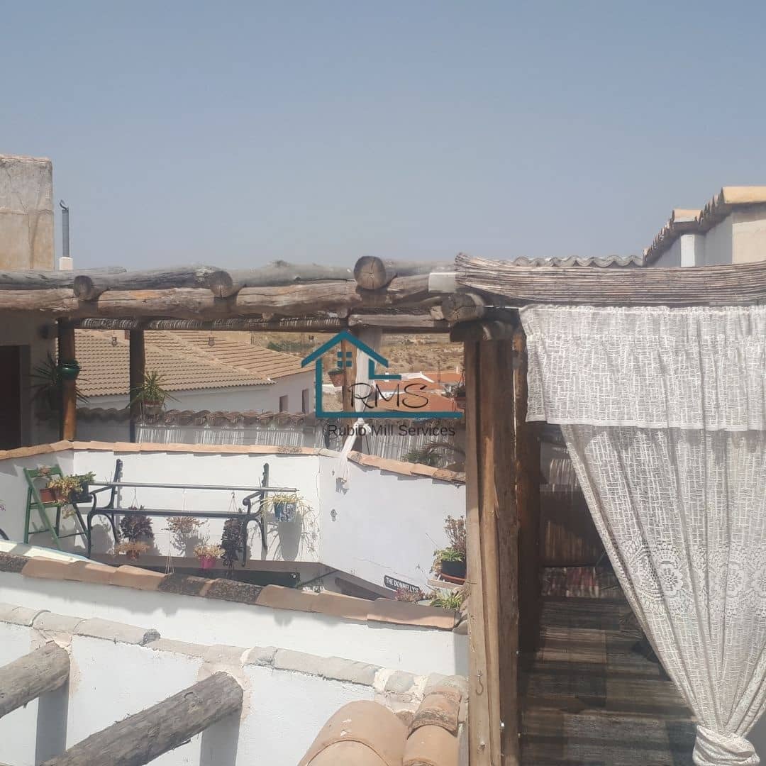 6 soveværelse Byhus til salg i Caniles - € 159.500 (Ref: 8602650)