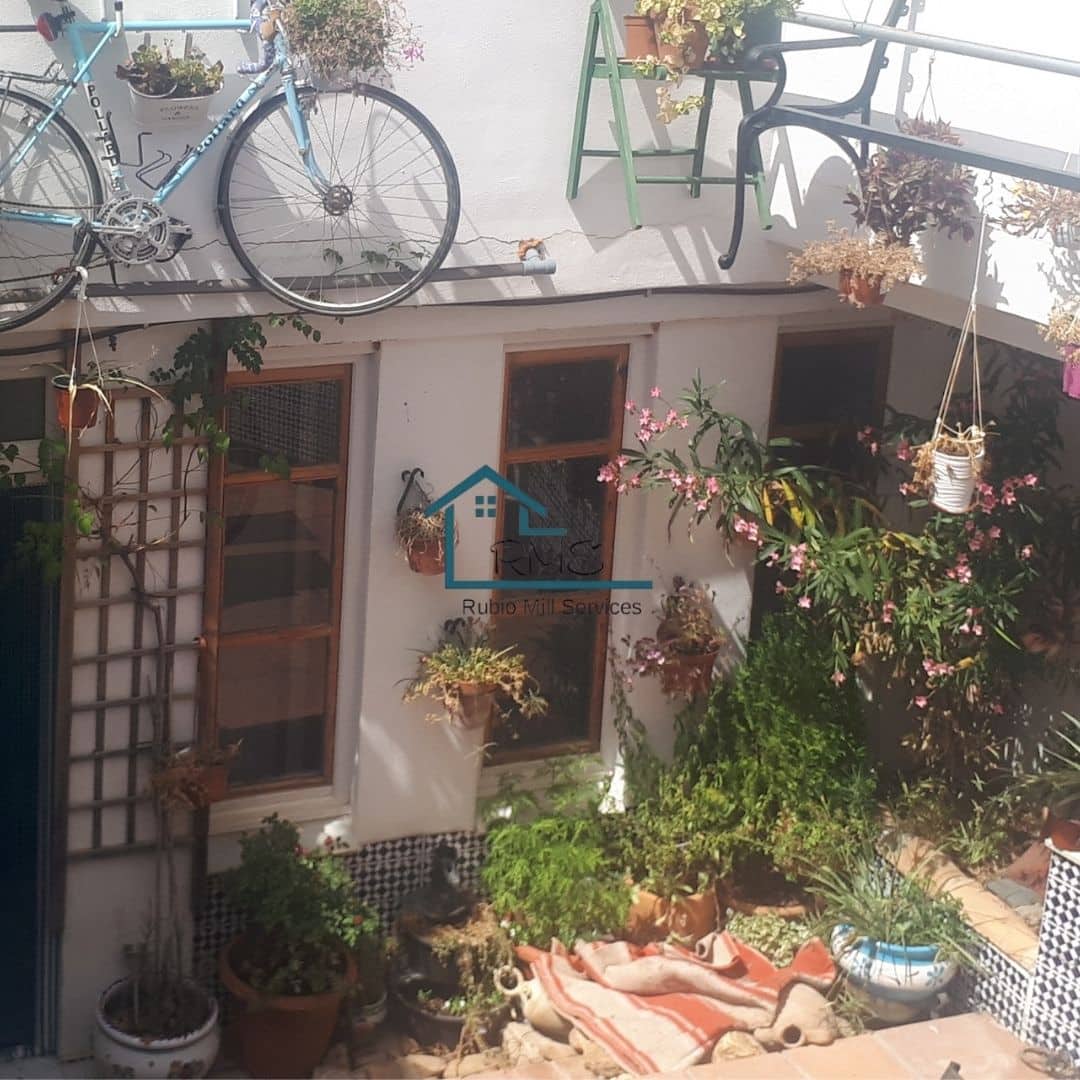 6 soveværelse Byhus til salg i Caniles - € 159.500 (Ref: 8602650)