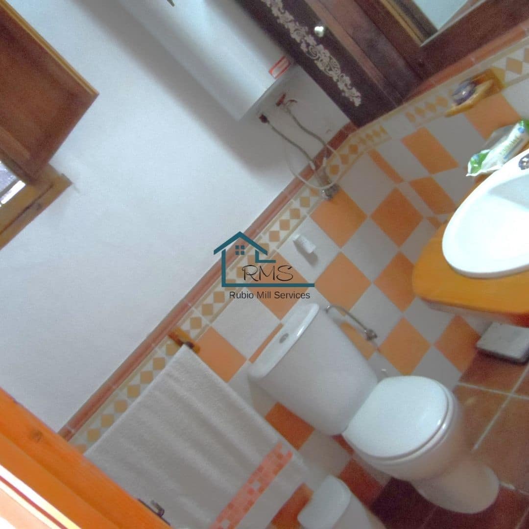 4 soveværelse Hulehus til salg i Galera med garage - € 130.000 (Ref: 8604056)