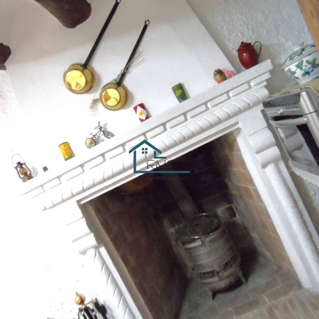 4 soveværelse Hulehus til salg i Galera med garage - € 130.000 (Ref: 8604056)