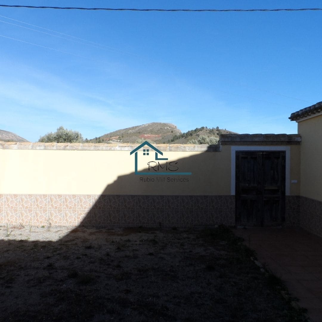 4 soveværelse Finca/Landehus til salg i Velez-Rubio med garage - € 129.900 (Ref: 8604080)