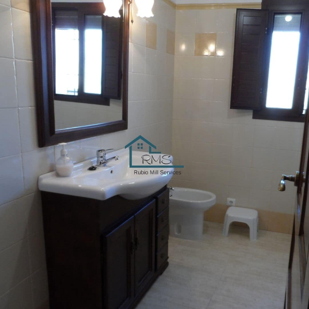 4 soveværelse Finca/Landehus til salg i Velez-Rubio med garage - € 129.900 (Ref: 8604080)