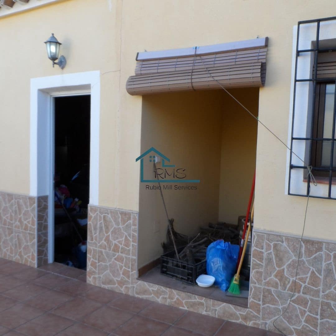 4 soveværelse Finca/Landehus til salg i Velez-Rubio med garage - € 129.900 (Ref: 8604080)