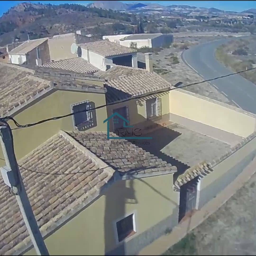 4 soveværelse Finca/Landehus til salg i Velez-Rubio med garage - € 129.900 (Ref: 8604080)