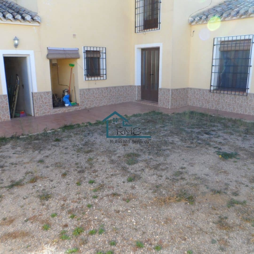 4 soveværelse Finca/Landehus til salg i Velez-Rubio med garage - € 129.900 (Ref: 8604080)