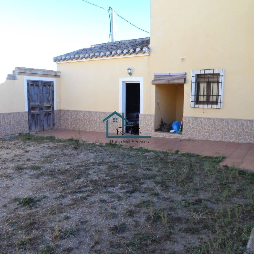 4 soveværelse Finca/Landehus til salg i Velez-Rubio med garage - € 129.900 (Ref: 8604080)