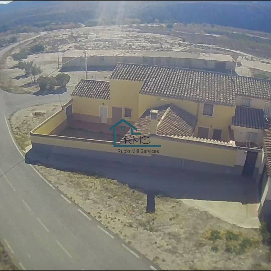 4 soveværelse Finca/Landehus til salg i Velez-Rubio med garage - € 129.900 (Ref: 8604080)