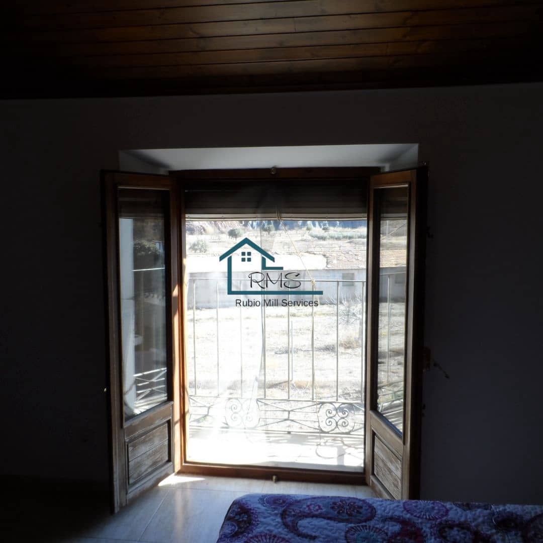 4 soveværelse Finca/Landehus til salg i Velez-Rubio med garage - € 129.900 (Ref: 8604080)