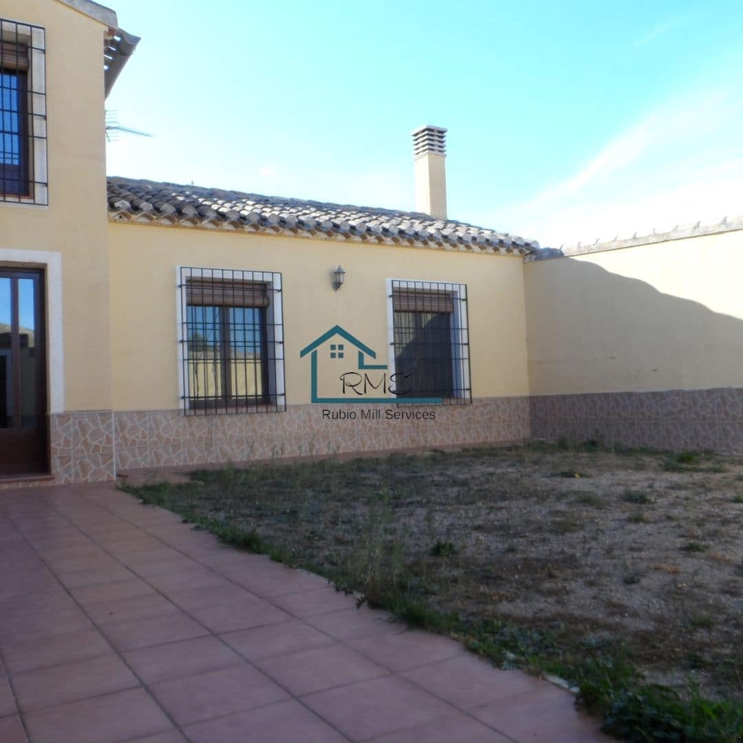 4 soveværelse Finca/Landehus til salg i Velez-Rubio med garage - € 129.900 (Ref: 8604080)