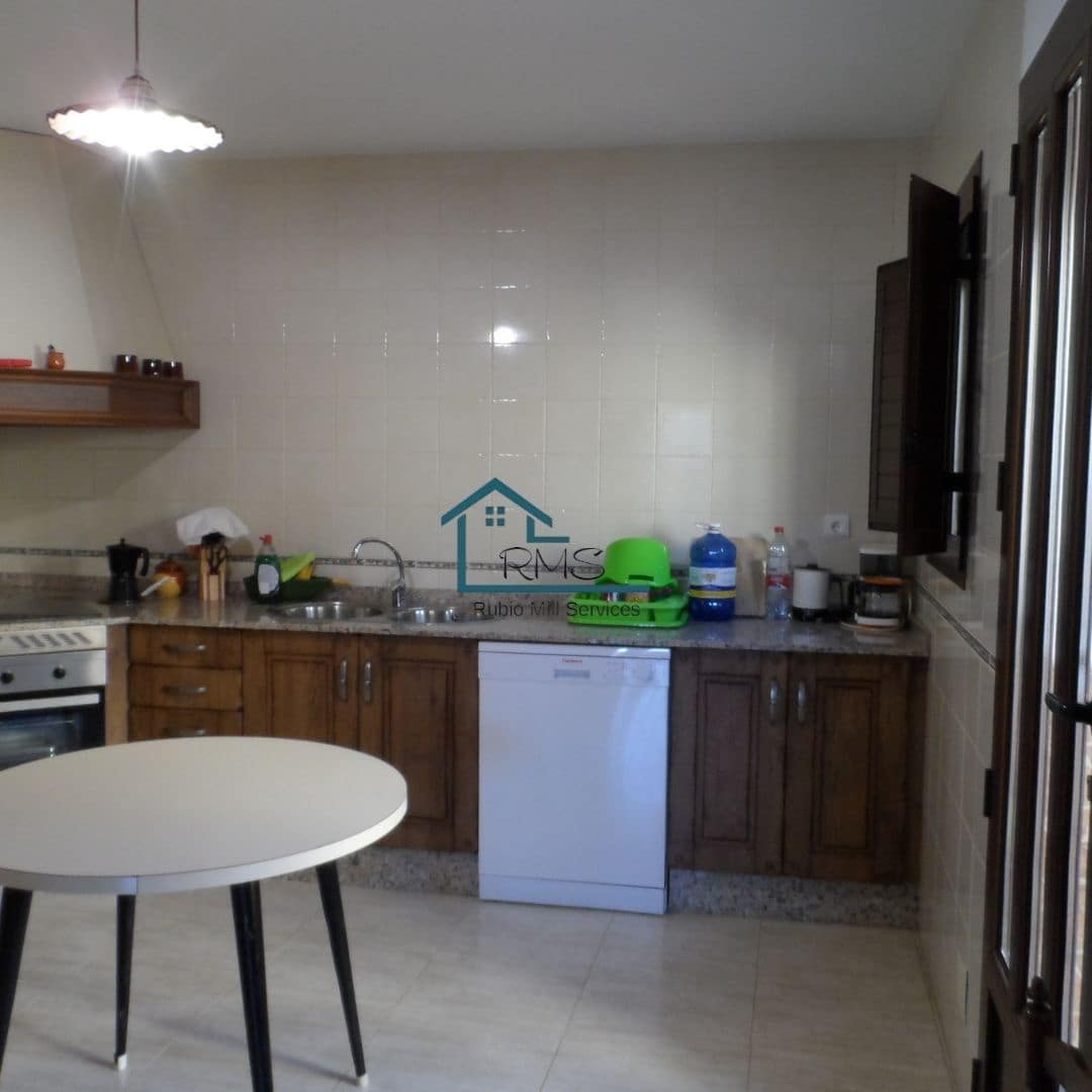 4 soveværelse Finca/Landehus til salg i Velez-Rubio med garage - € 129.900 (Ref: 8604080)