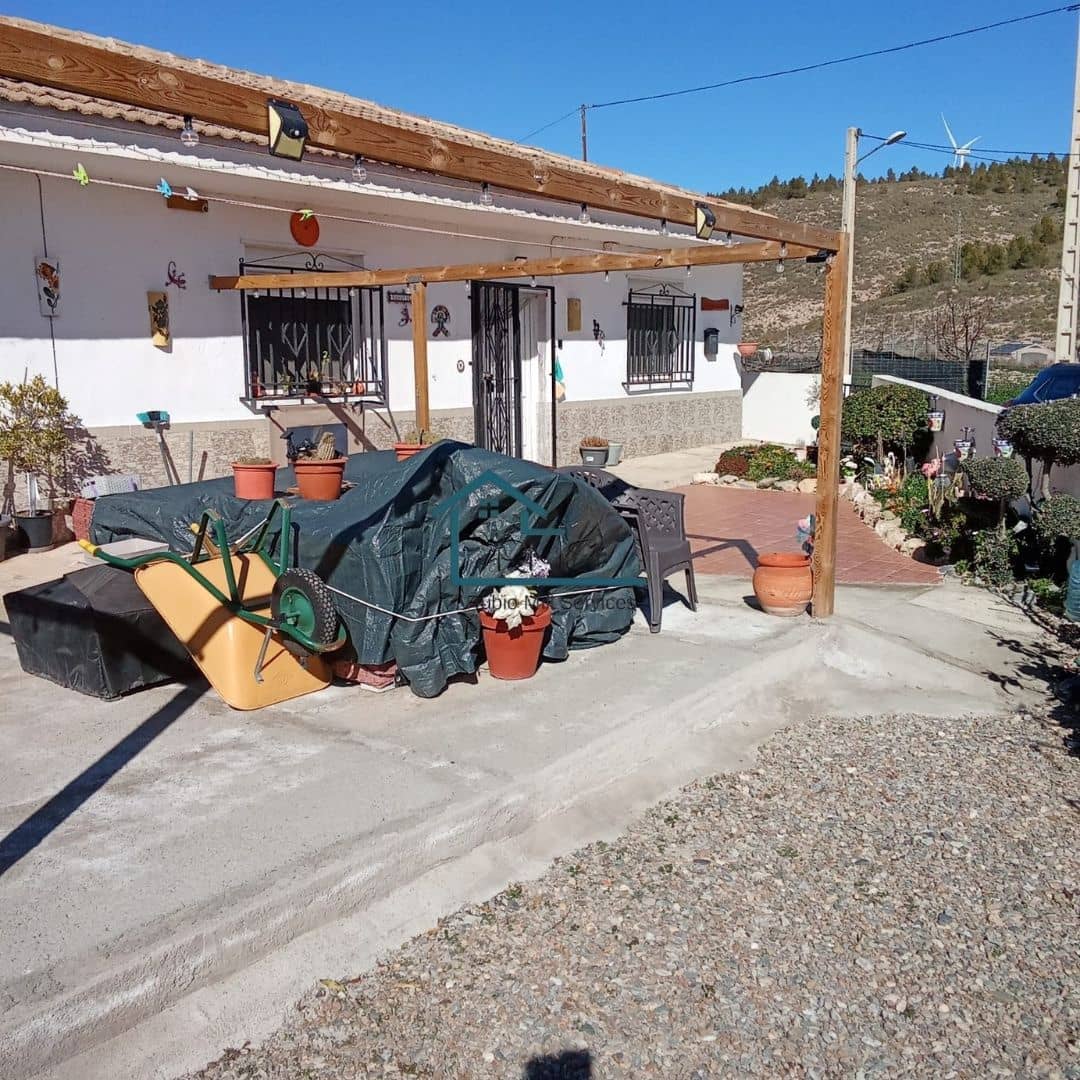 3 soveværelse Villa til salg i Seron med garage - € 99.000 (Ref: 8764616)