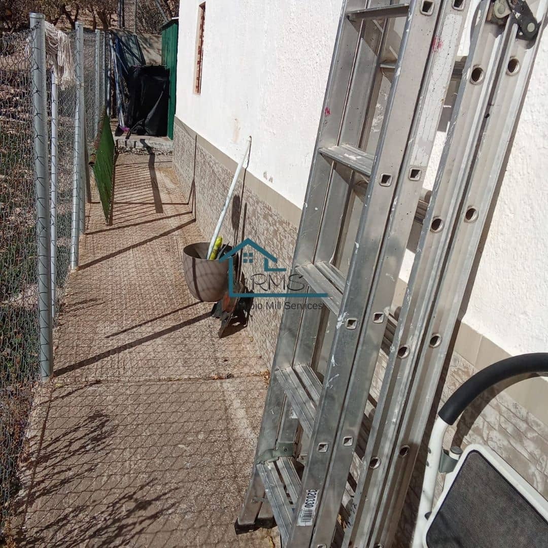 3 soveværelse Villa til salg i Seron med garage - € 99.000 (Ref: 8764616)