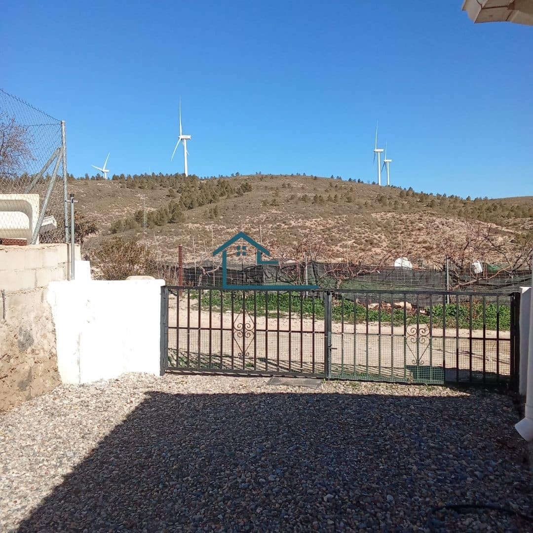 3 soveværelse Villa til salg i Seron med garage - € 99.000 (Ref: 8764616)