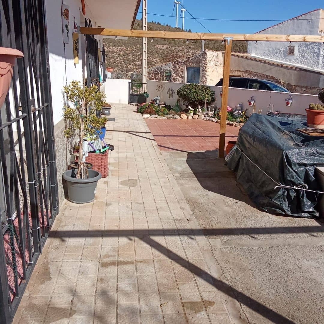 3 soveværelse Villa til salg i Seron med garage - € 99.000 (Ref: 8764616)