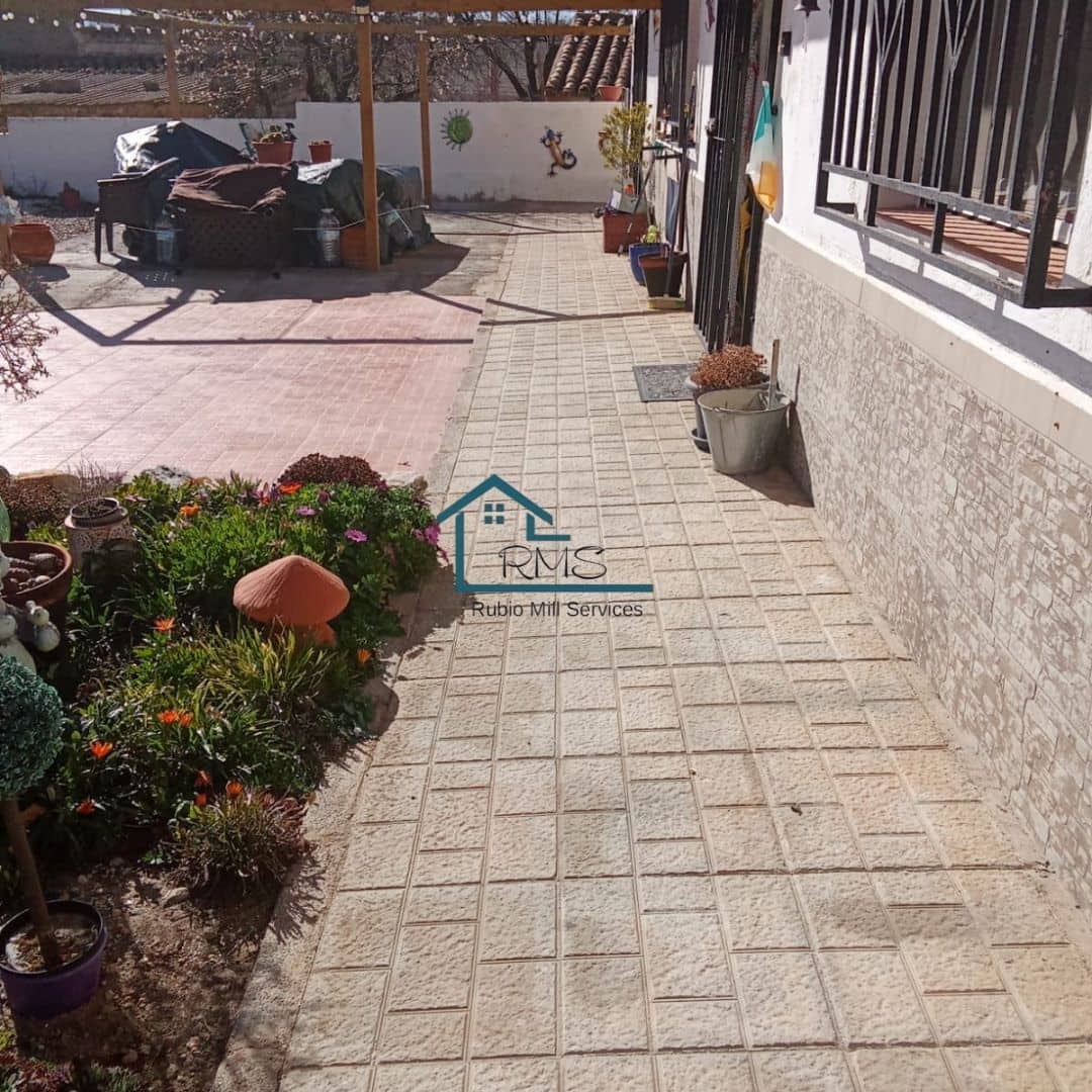 3 soveværelse Villa til salg i Seron med garage - € 99.000 (Ref: 8764616)