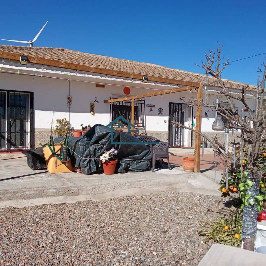 3 soveværelse Villa til salg i Seron med garage - € 99.000 (Ref: 8764616)