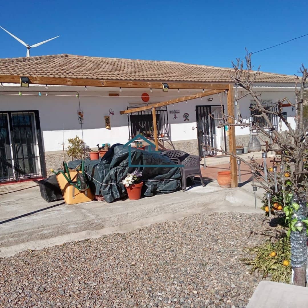 3 soveværelse Villa til salg i Seron med garage - € 99.000 (Ref: 8764616)