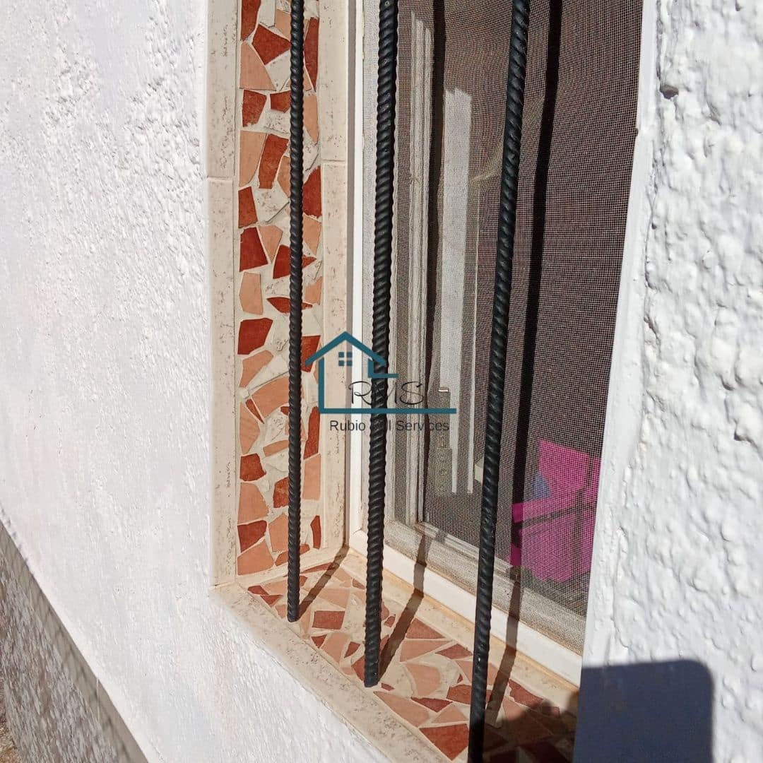 3 soveværelse Villa til salg i Seron med garage - € 99.000 (Ref: 8764616)