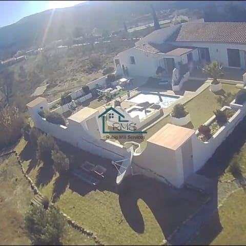 4 soveværelse Villa til salg i Serón med swimmingpool garage - € 374.995 (Ref: 8800545)