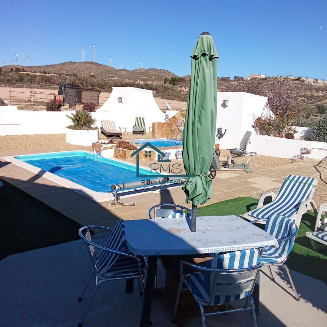 4 soveværelse Villa til salg i Seron med swimmingpool garage - € 374.995 (Ref: 8800545)