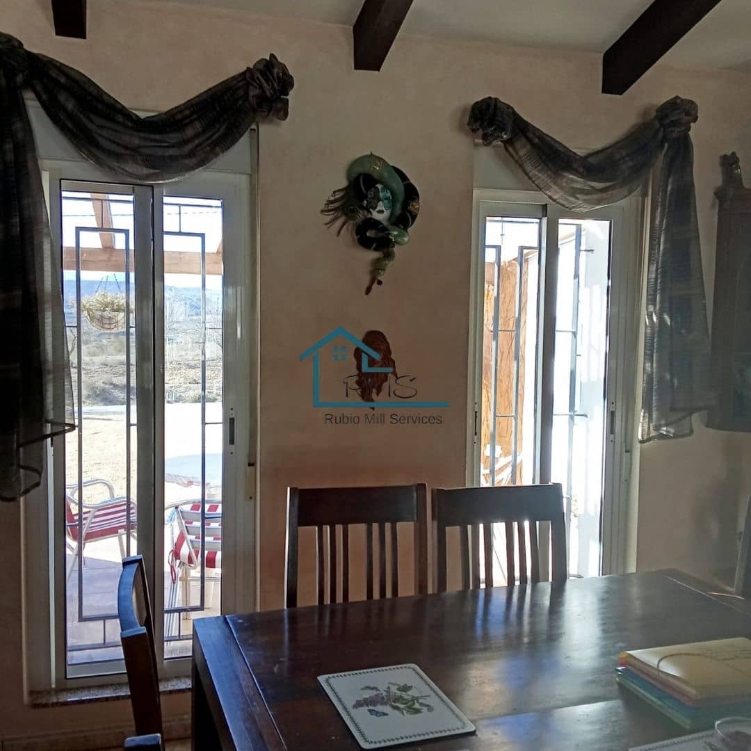 4 soveværelse Villa til salg i Seron med swimmingpool garage - € 374.995 (Ref: 8800545)