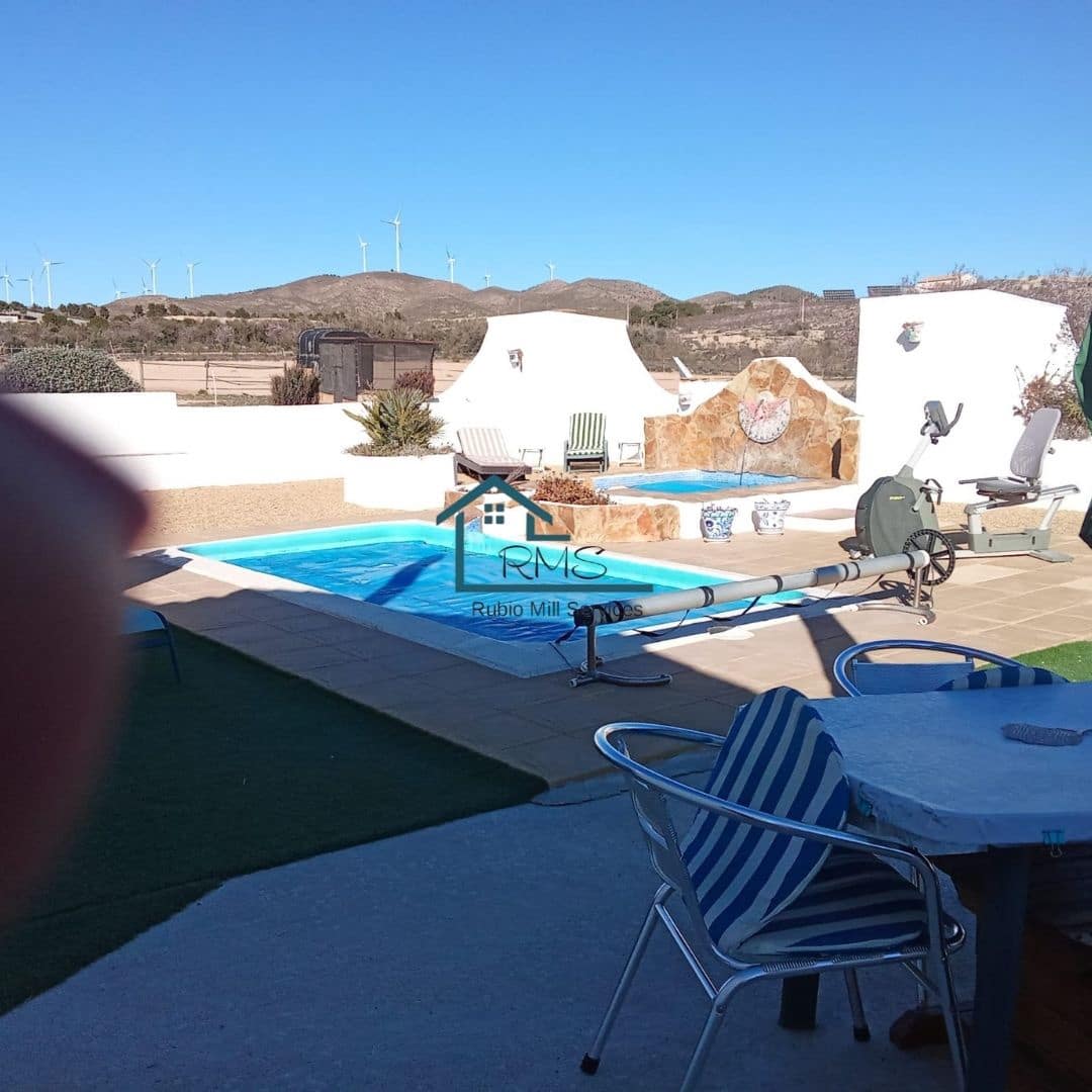 4 soveværelse Villa til salg i Seron med swimmingpool garage - € 374.995 (Ref: 8800545)