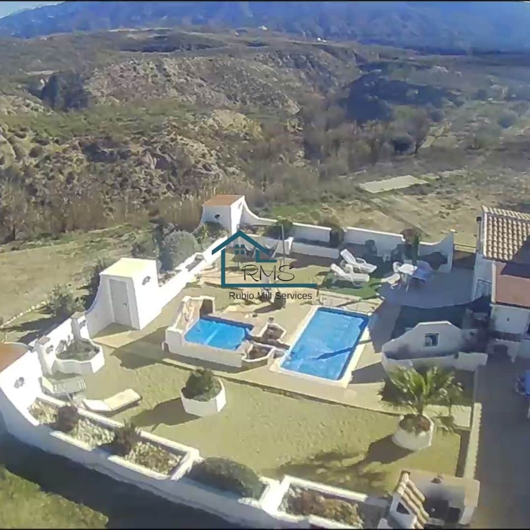 4 soveværelse Villa til salg i Seron med swimmingpool garage - € 374.995 (Ref: 8800545)