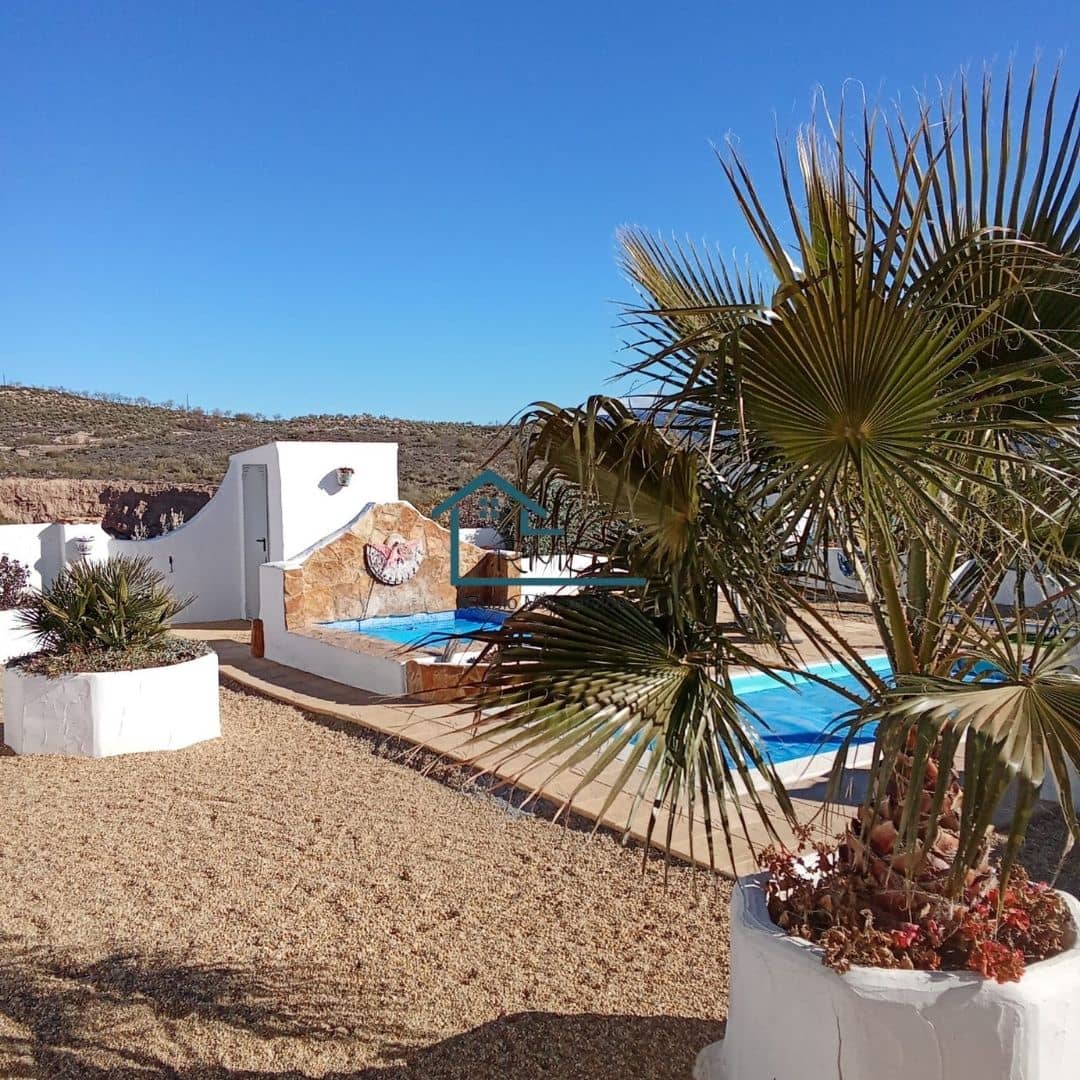 4 soveværelse Villa til salg i Seron med swimmingpool garage - € 374.995 (Ref: 8800545)