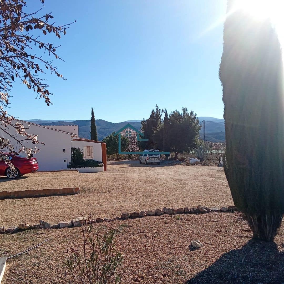 4 soveværelse Villa til salg i Seron med swimmingpool garage - € 374.995 (Ref: 8800545)