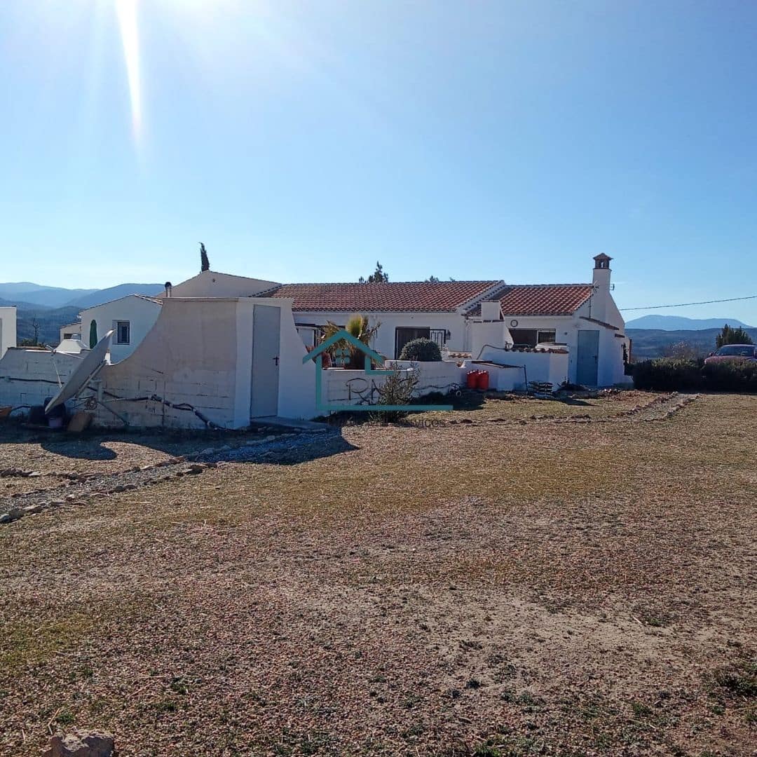 4 soveværelse Villa til salg i Seron med swimmingpool garage - € 374.995 (Ref: 8800545)