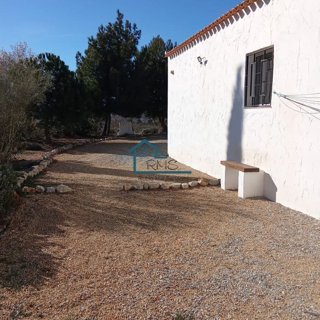 4 soveværelse Villa til salg i Seron med swimmingpool garage - € 374.995 (Ref: 8800545)