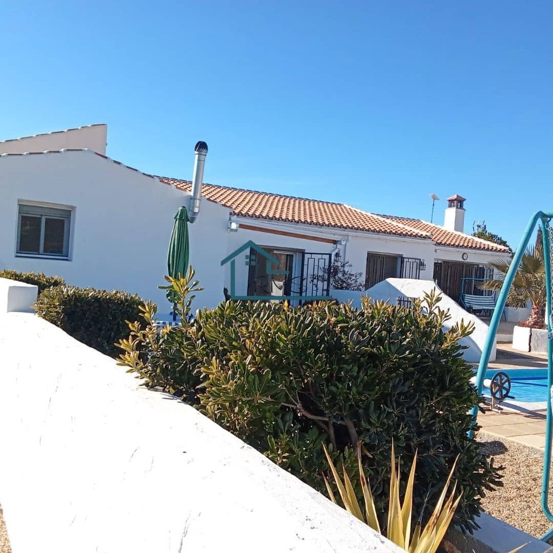 4 soveværelse Villa til salg i Seron med swimmingpool garage - € 374.995 (Ref: 8800545)