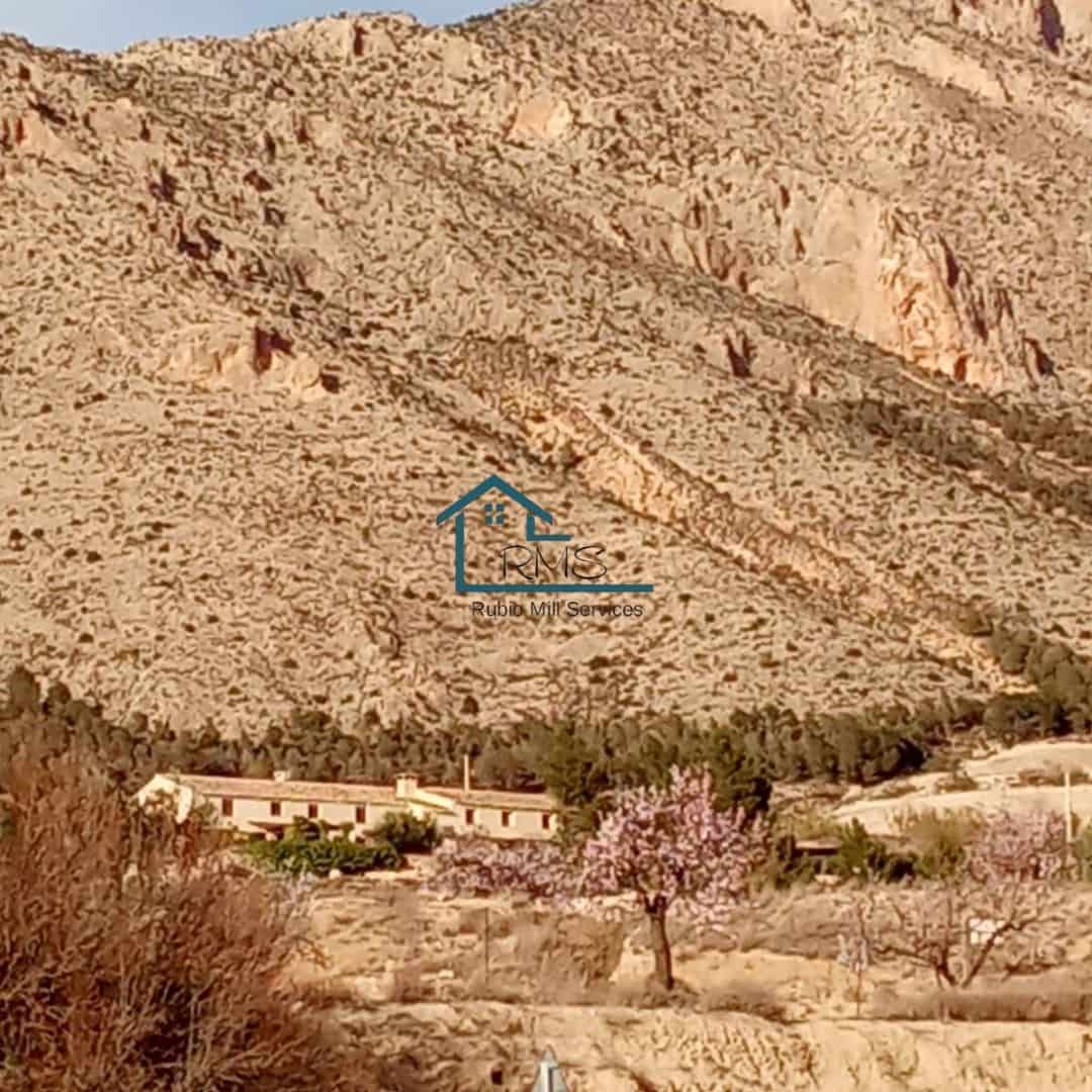 7 soveværelse Finca/Landehus til salg i Velez-Blanco med swimmingpool garage - € 695.000 (Ref: 8803141)