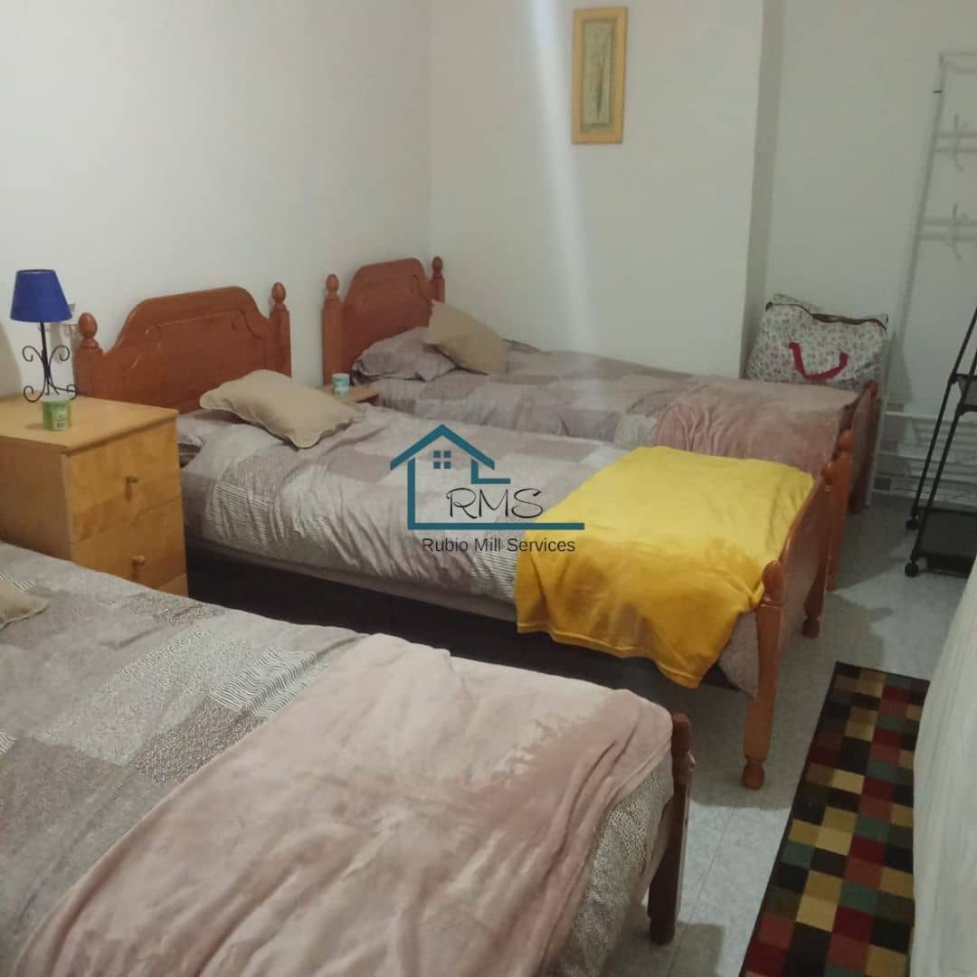 5 soveværelse Rækkehus til salg i El Contador med swimmingpool - € 90.000 (Ref: 8857820)