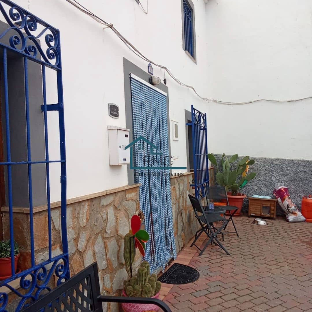 5 soveværelse Rækkehus til salg i El Contador med swimmingpool - € 90.000 (Ref: 8857820)