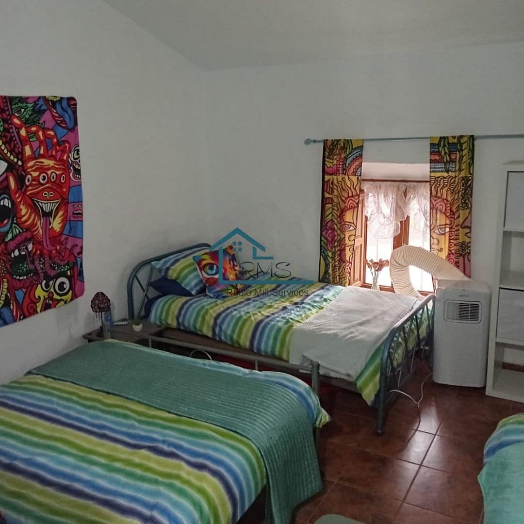 5 soveværelse Rækkehus til salg i El Contador med swimmingpool - € 90.000 (Ref: 8857820)