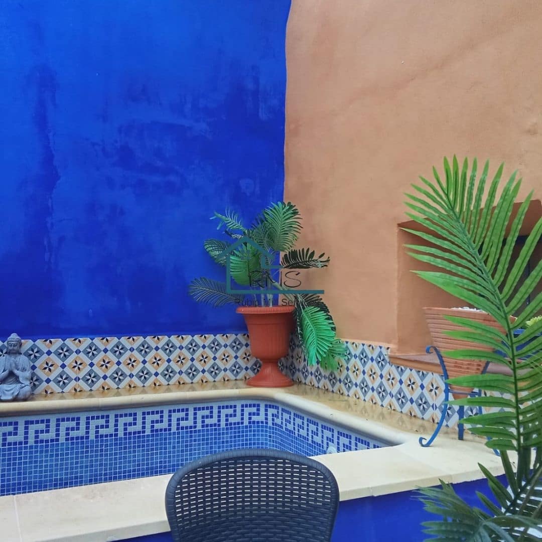 5 soveværelse Rækkehus til salg i El Contador med swimmingpool - € 90.000 (Ref: 8857820)