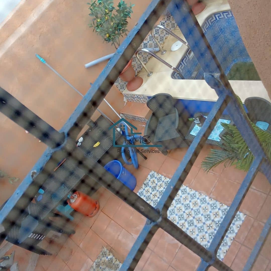 5 soveværelse Rækkehus til salg i El Contador med swimmingpool - € 90.000 (Ref: 8857820)